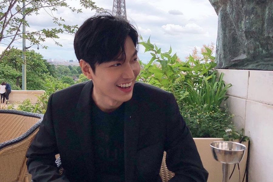 Lee Min ho يبهج معجبينه بأول بث مباشر منذ خروجه من الجيش